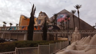 las vegas hotel shaped like a pyramid