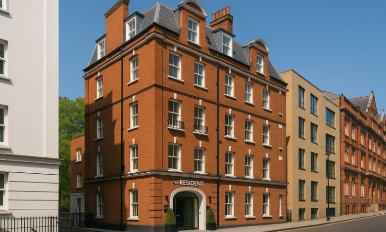 the resident victoria
