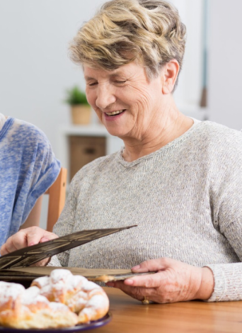 The Role of Community in Enhancing Senior Memory Care