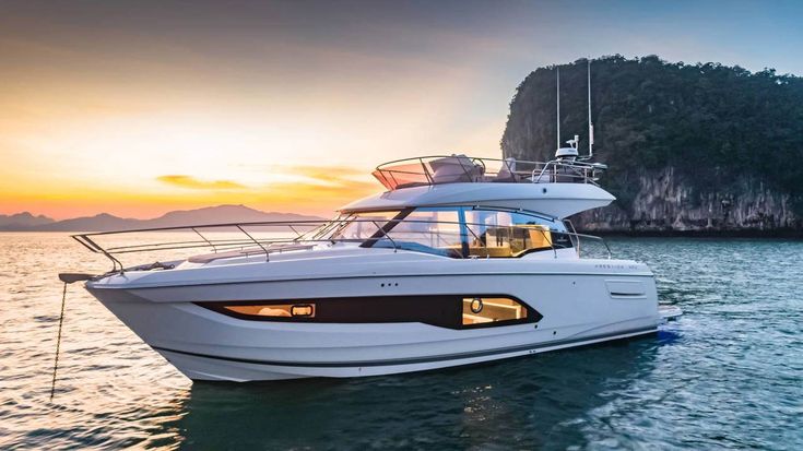 Hybrid Hulls, Clear Conscience: The Rise of Eco-Friendly Private Yachts in Cancun