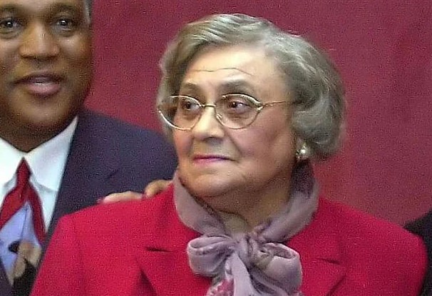 essie williams